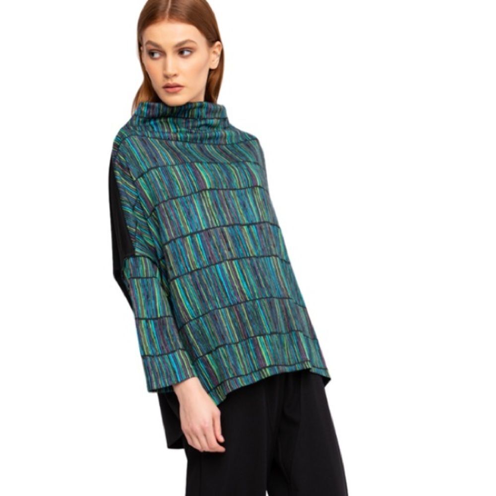 OZAI N KU Blue Striped Long Sleeve Knit Top Size M